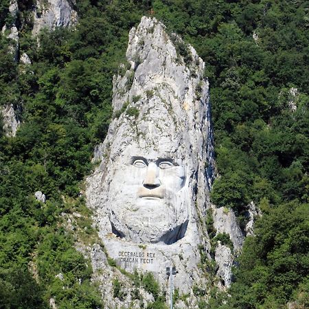 Todor Apartmani Kladovo Luaran gambar