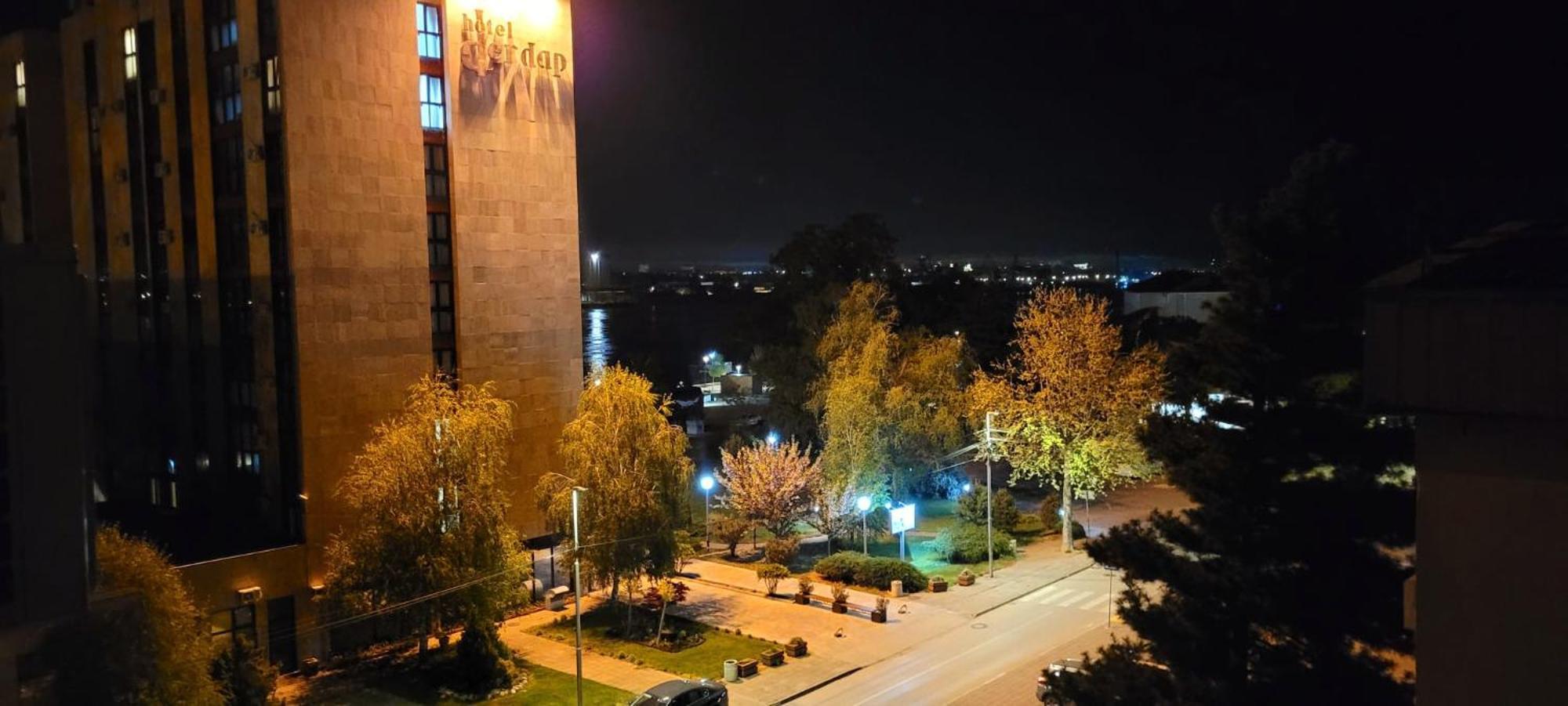 Todor Apartmani Kladovo Luaran gambar