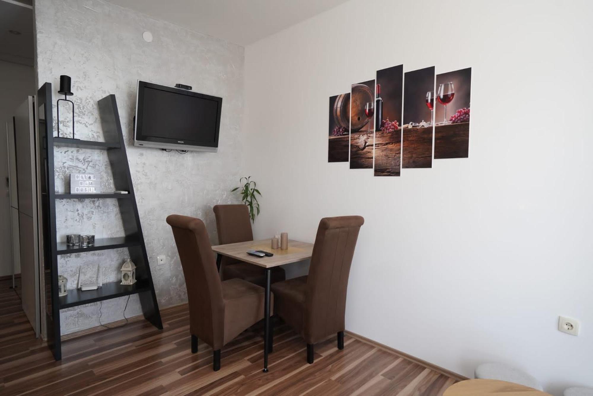 Todor Apartmani Kladovo Luaran gambar