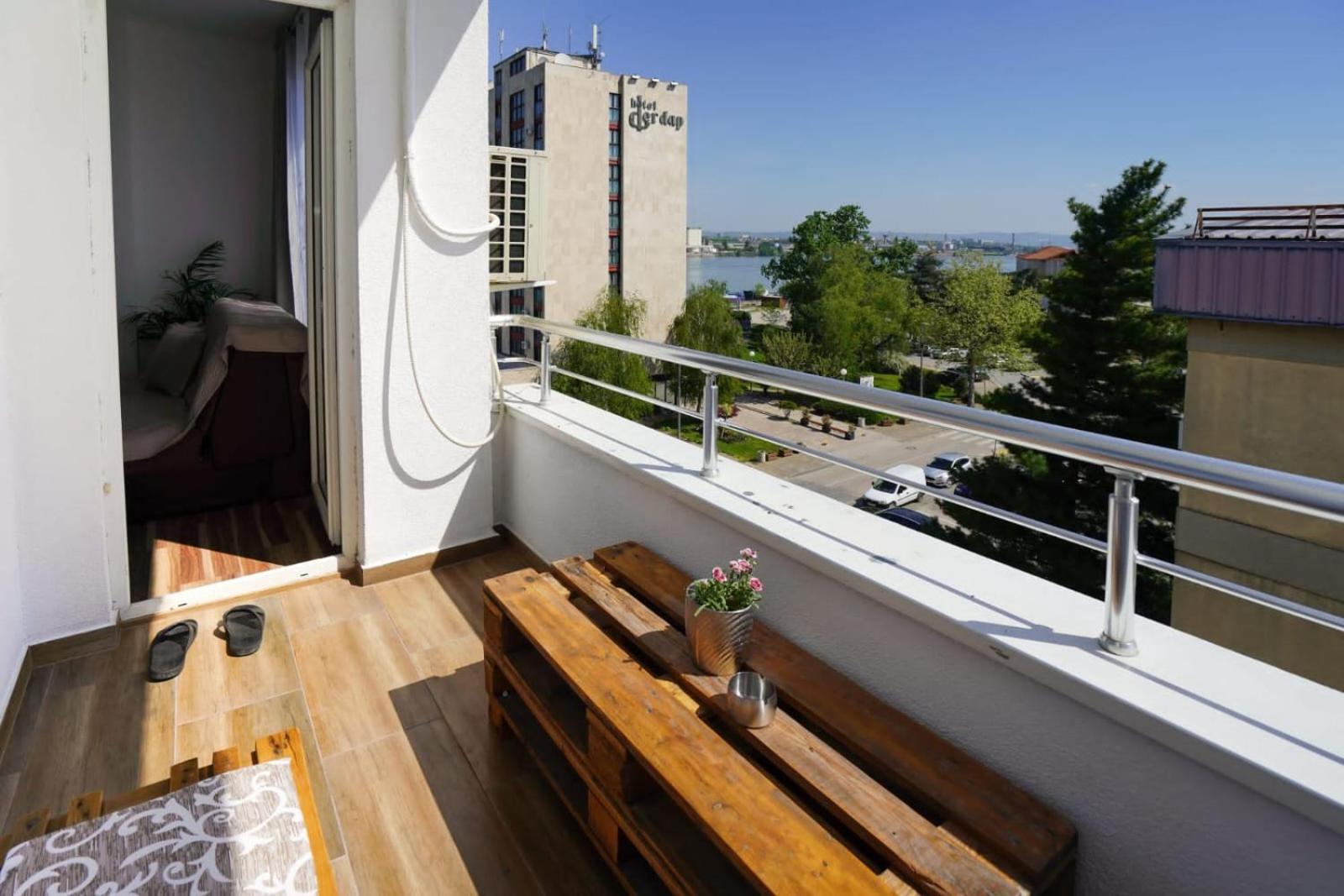 Todor Apartmani Kladovo Luaran gambar